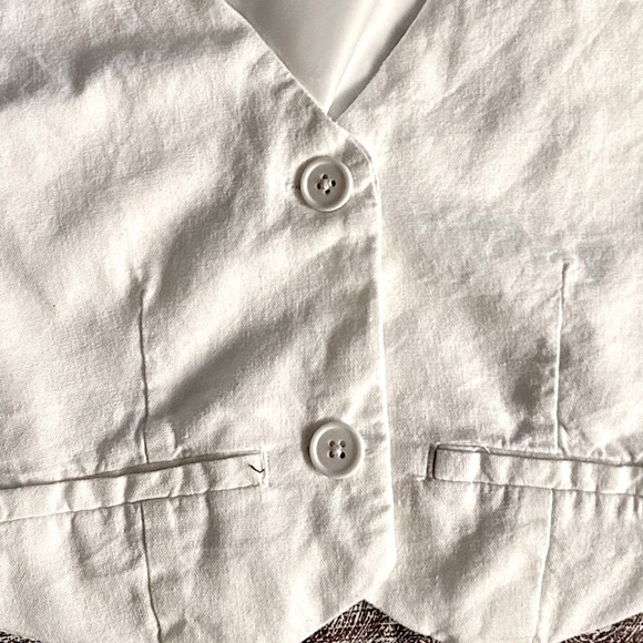 Linen cropped vest - Picture 3 of 3